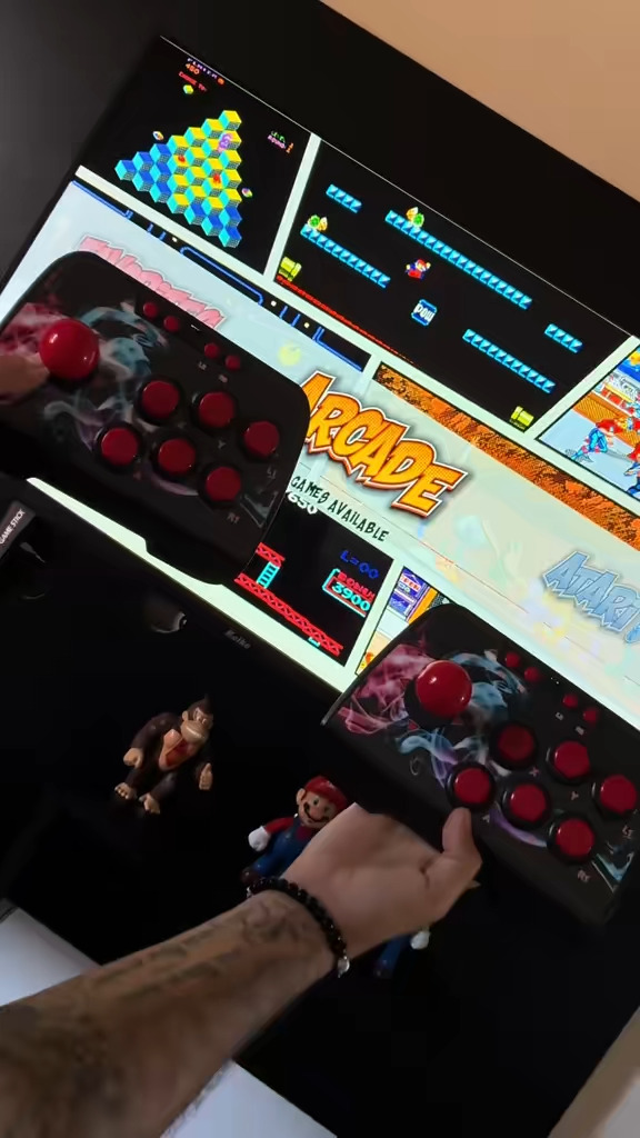 GameStick X2 Arcade | Consola Retro +20.000 Juegos con 2 Joysticks Inalámbricos - Miniatura del video