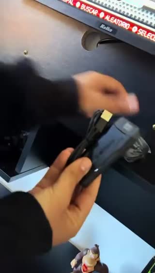 Game Stick M8 PLUS MAX – Consola Retro +21.000 Juegos con 650 Juegos PS1 y Mandos Inalámbricos - Miniatura del video