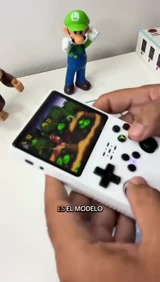 Consola Portátil M37 PRO – +20.000 Juegos y Emuladores Multiplataforma - Miniatura del video