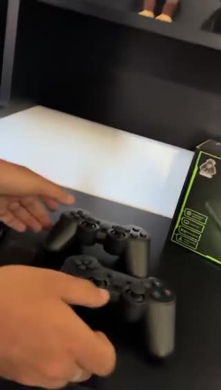 Game Stick M8 PLUS – Consola Retro +21.000 Juegos con 150 Juegos PS1 y Mandos Tipo PS2 - Miniatura del video